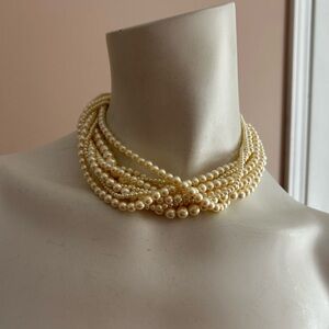 CAROLEE stamp vintage mid century Elegant Cream Pearl Necklace 🎁